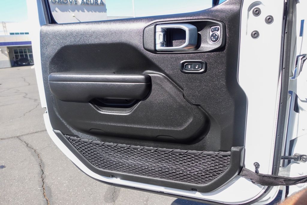2024 Jeep Wrangler Sport S photo 24