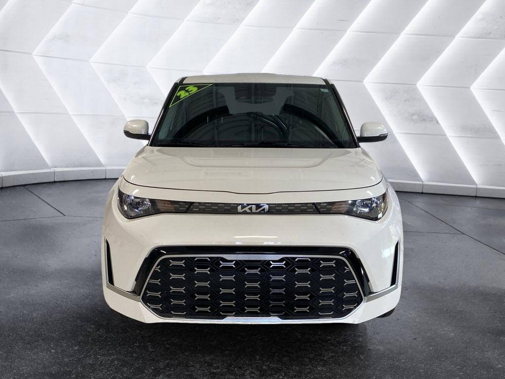 2023 Kia Soul GT-Line photo 2