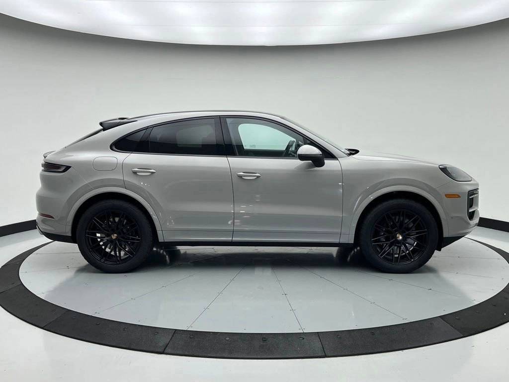 2026 Porsche Cayenne Coupe photo 8