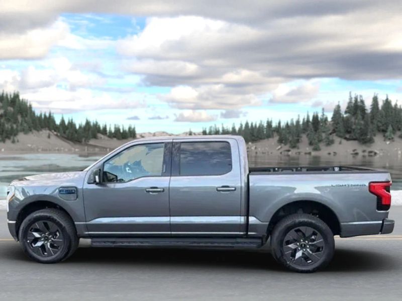 2024 Ford F-150 Lightning photo 12