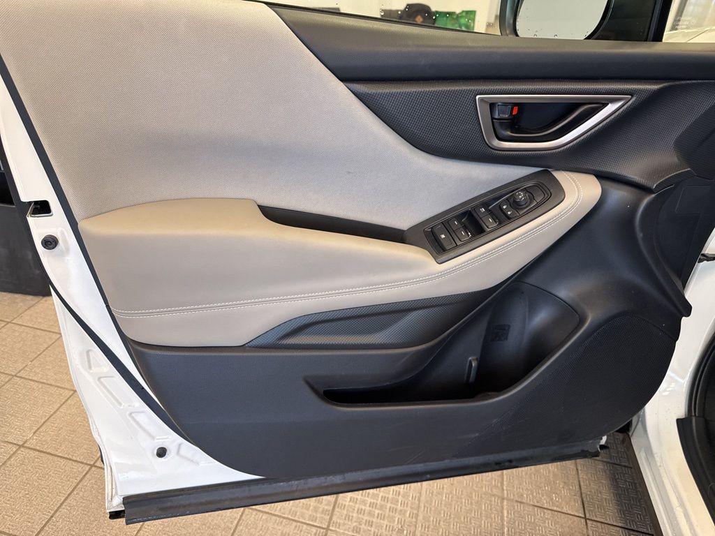 2022 Subaru Forester Base photo 16