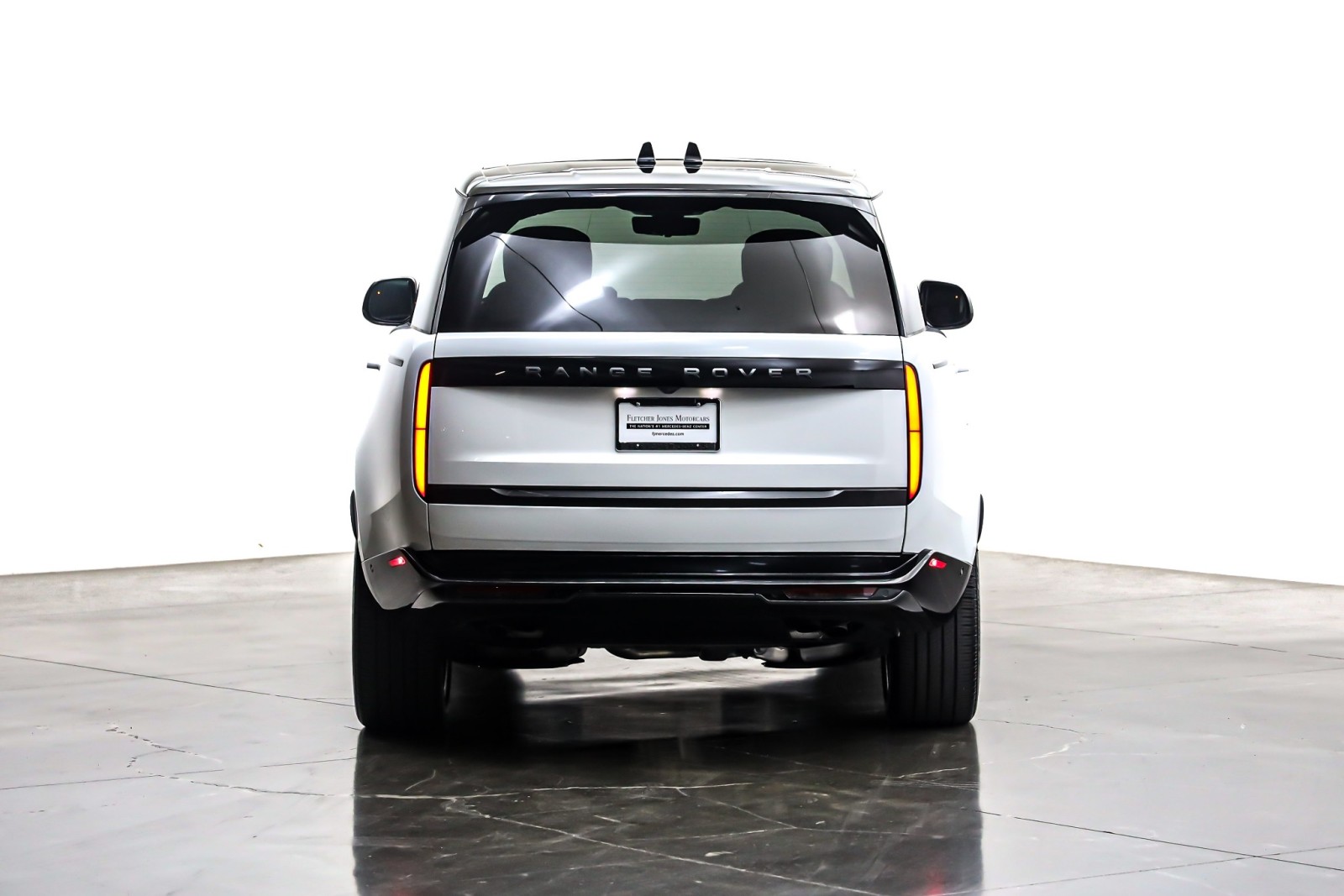 2025 Land Rover Range Rover Autobiography photo 3