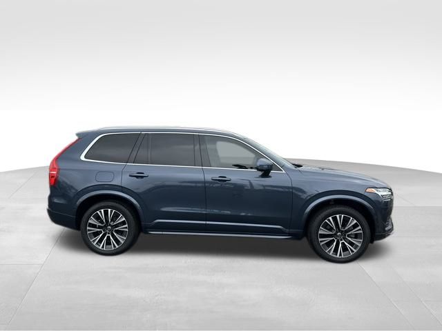 2020 Volvo XC90 T6 Momentum photo 3