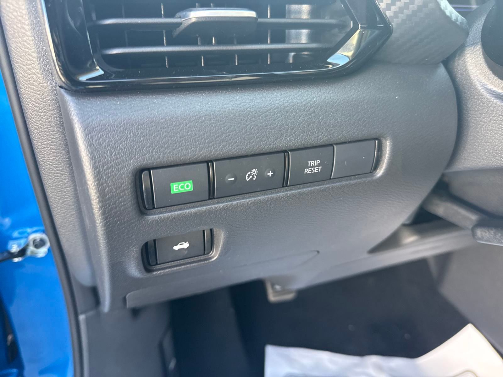 2025 Nissan Sentra SV photo 11