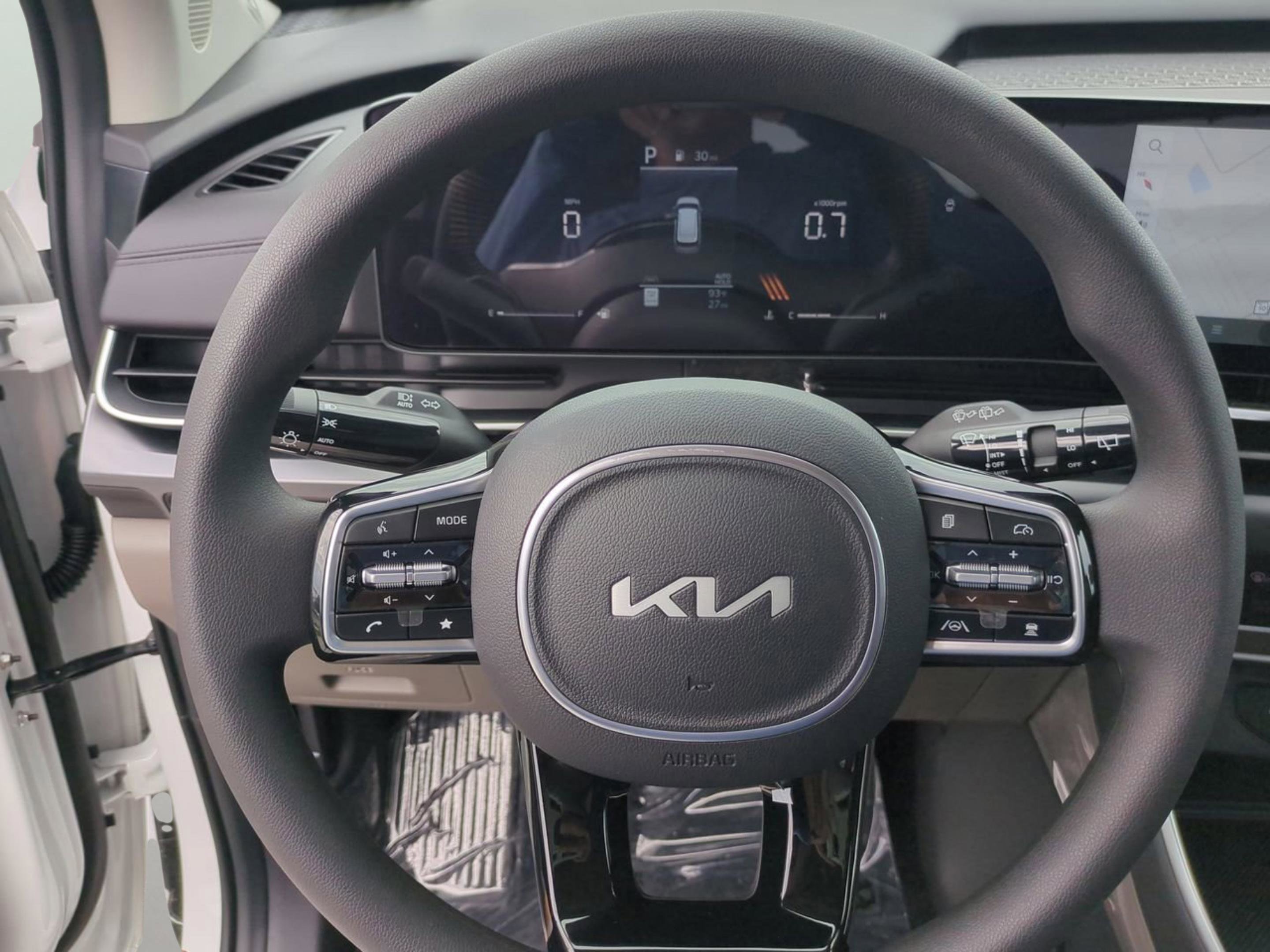 2026 Kia Carnival LX photo 23