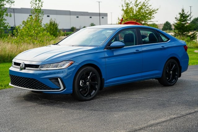 2025 Volkswagen Jetta 1.5T SE photo 2