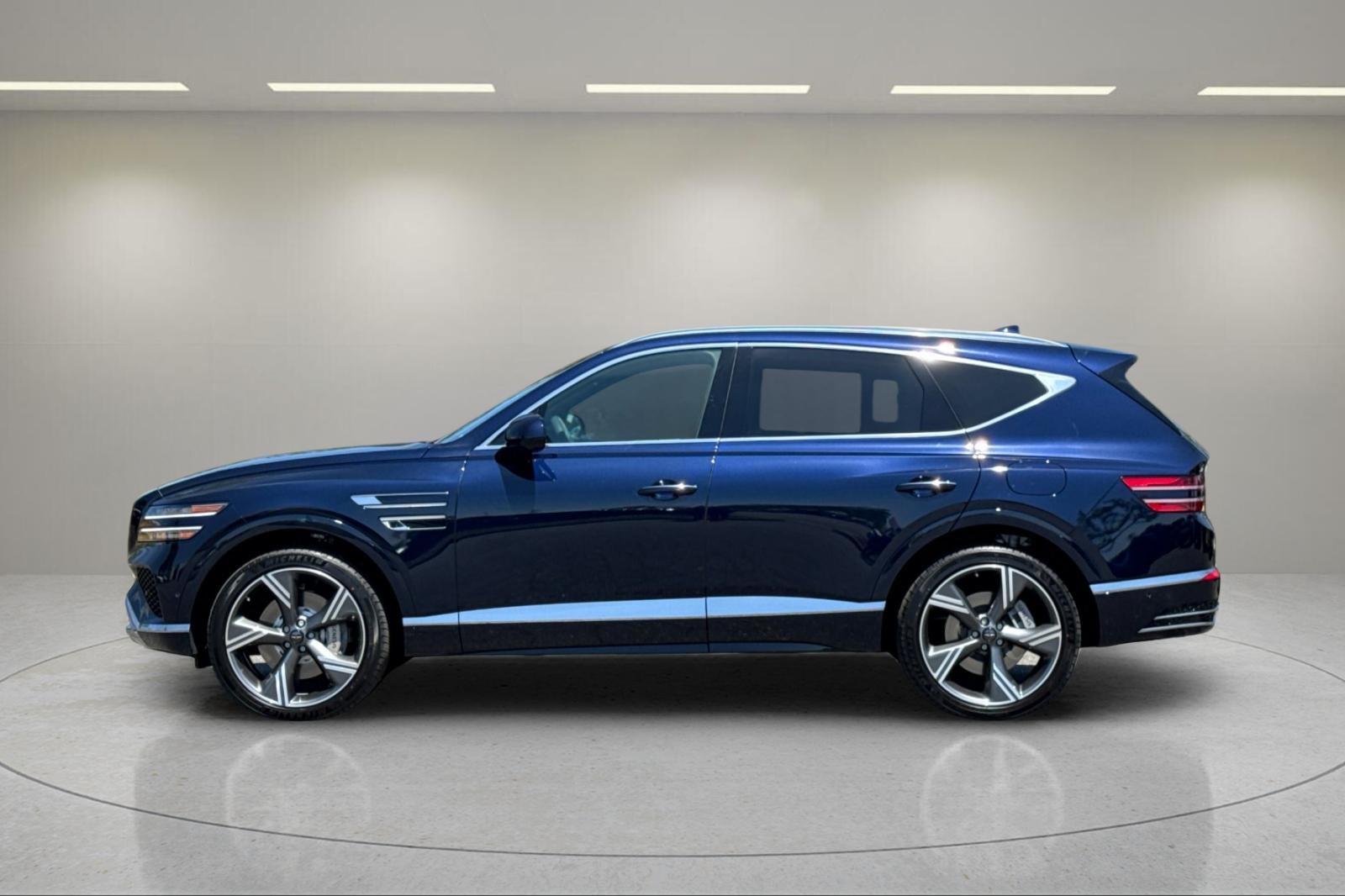 2025 Genesis GV80 3.5T Prestige AWD photo 2