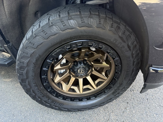 2022 Chevrolet Silverado 1500 High Country photo 2