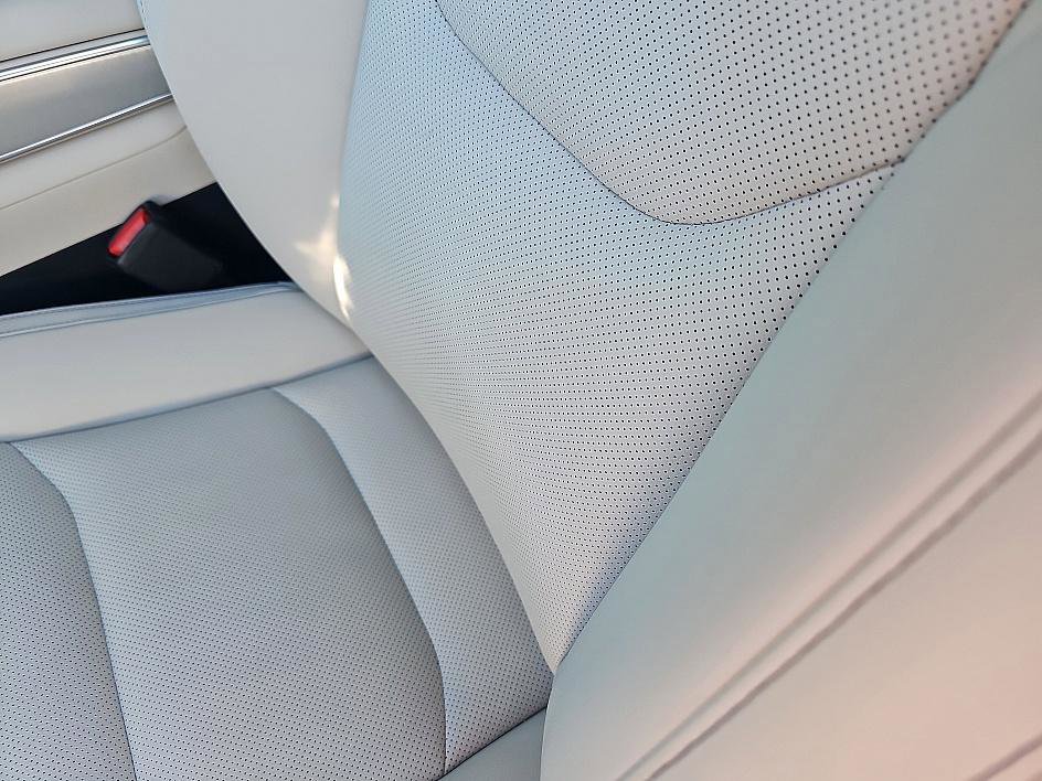 2025 Genesis GV70 2.5T photo 14