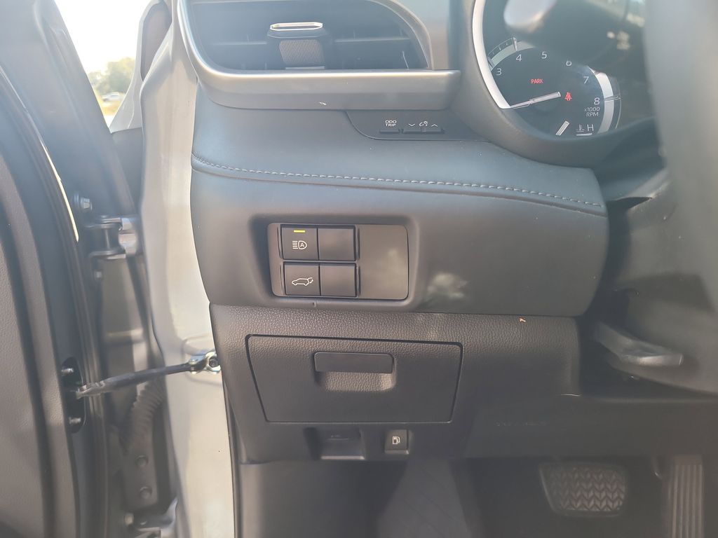 2022 Toyota Highlander XLE photo 16