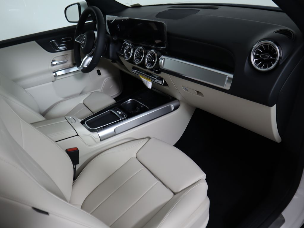 2025 Mercedes Benz EQB photo 17