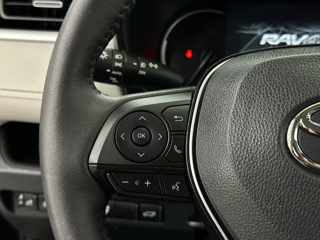 2023 Toyota RAV4 XLE Premium photo 20