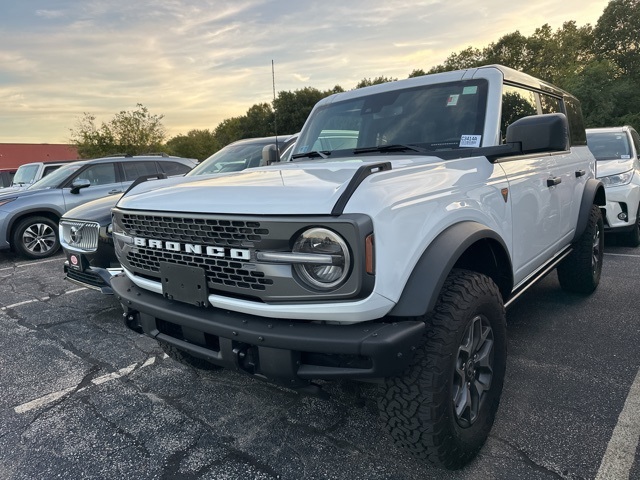 2024 Ford Bronco Badlands photo 3