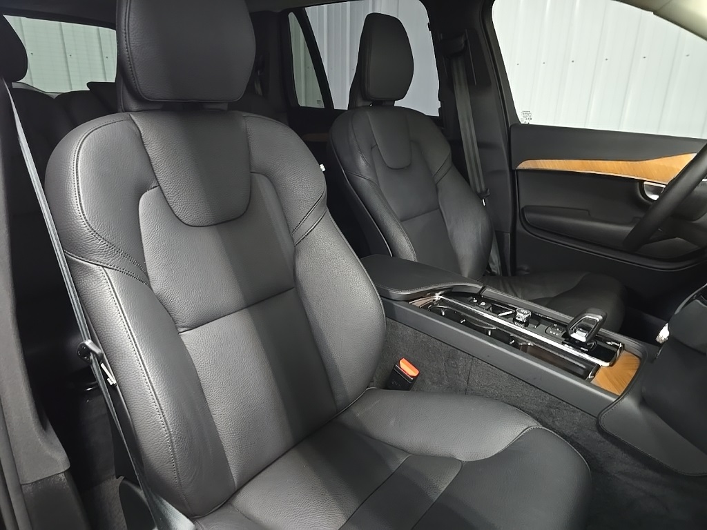 2024 Volvo XC90 B5 Plus photo 13
