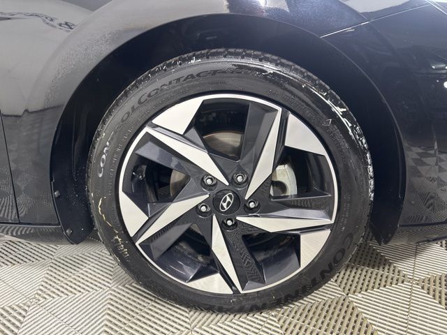 2023 Hyundai Elantra Limited photo 4
