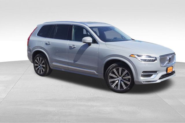 2024 Volvo XC90 Plus photo 2