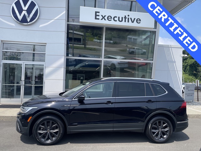 2022 Volkswagen Tiguan SE photo 2