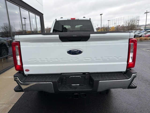 2026 Ford F-350 XLT photo 4