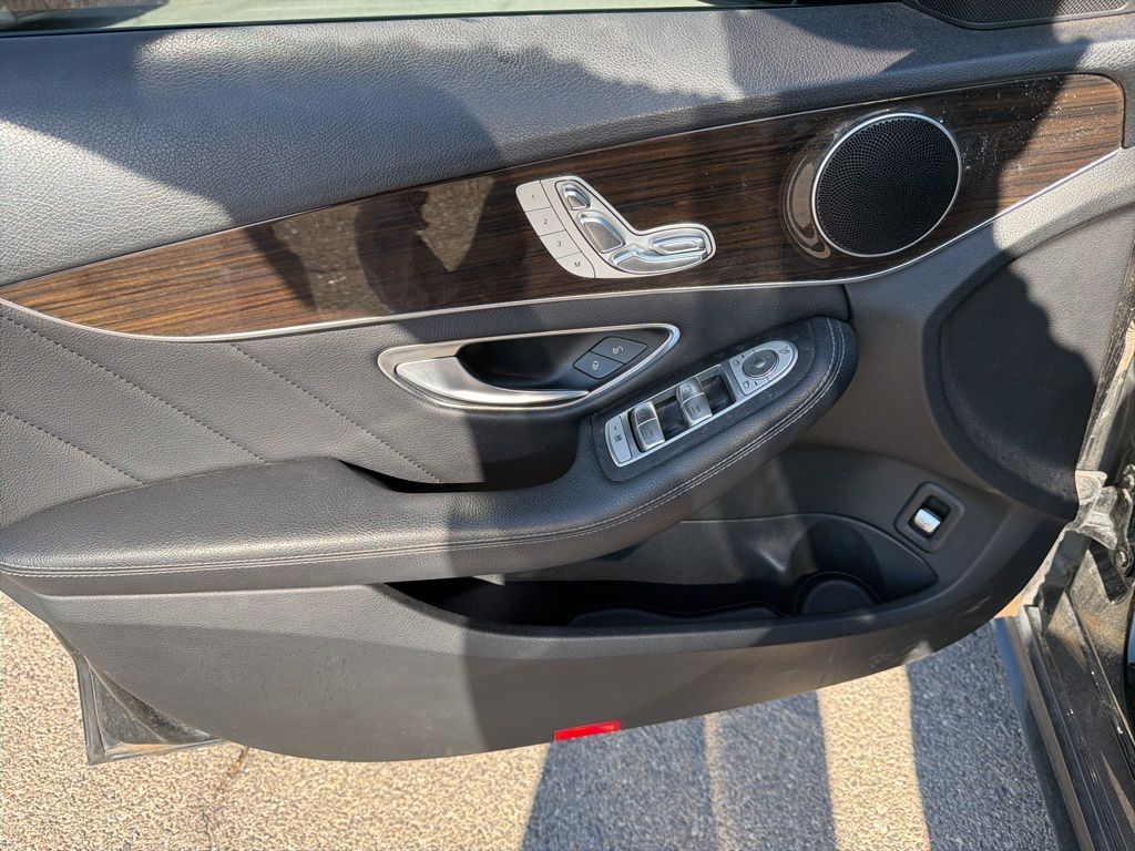 2018 Mercedes Benz C 300 photo 15