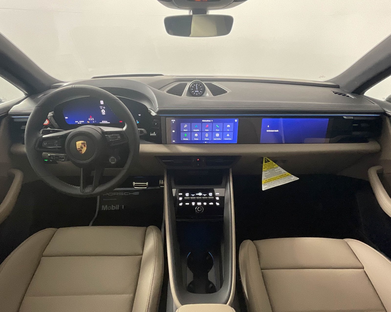 2025 Porsche Macan Electric photo 12