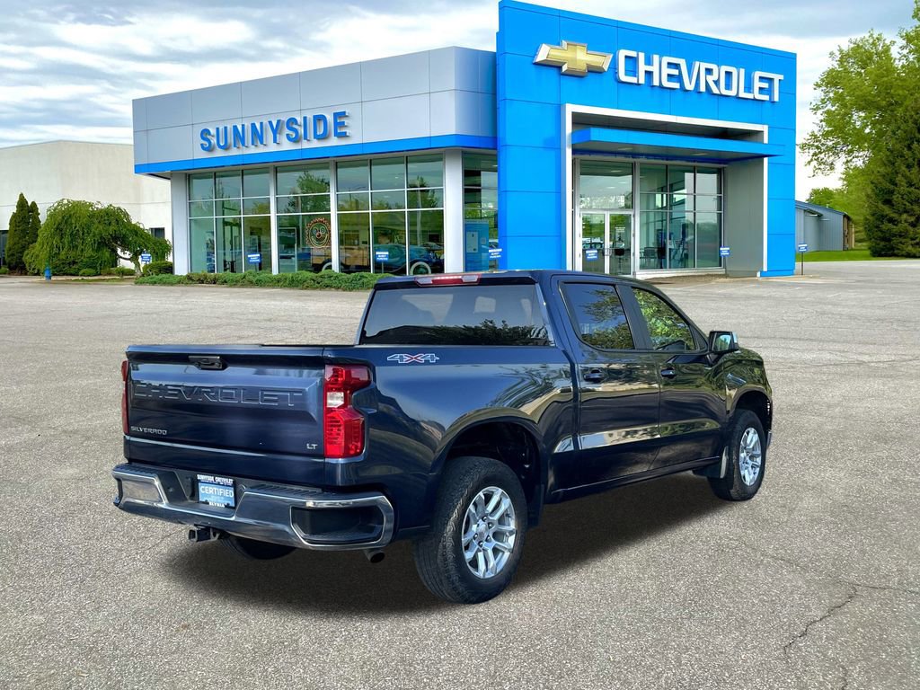 2022 Chevrolet Silverado 1500 LT photo 2