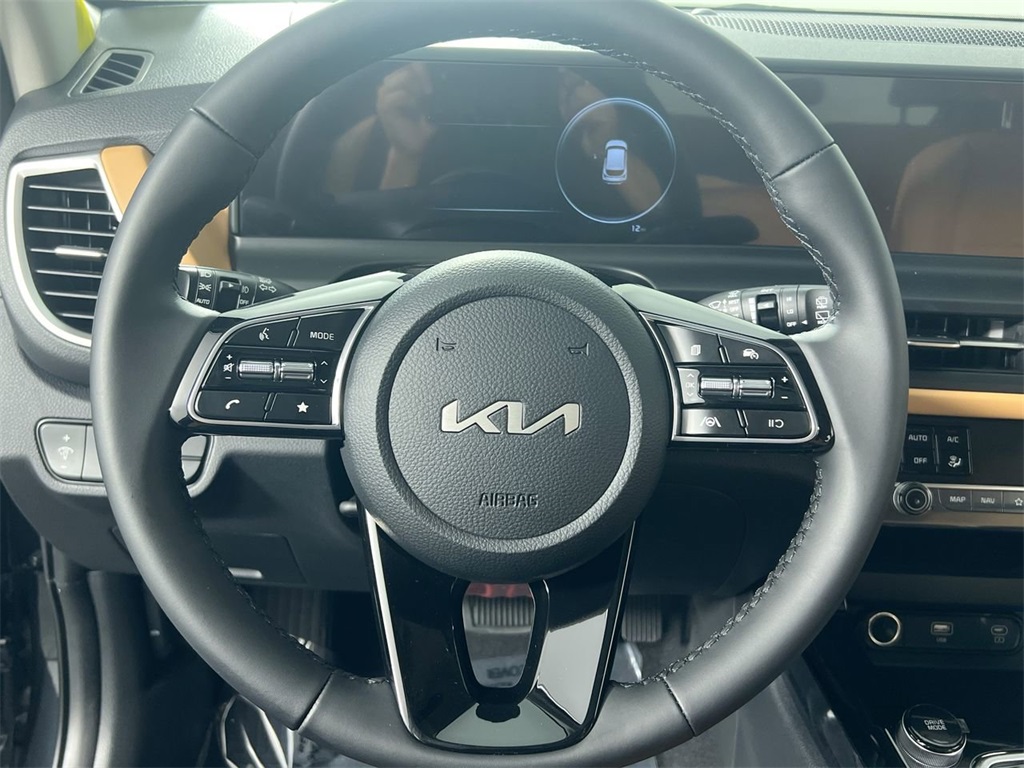 2025 Kia Seltos EX photo 12