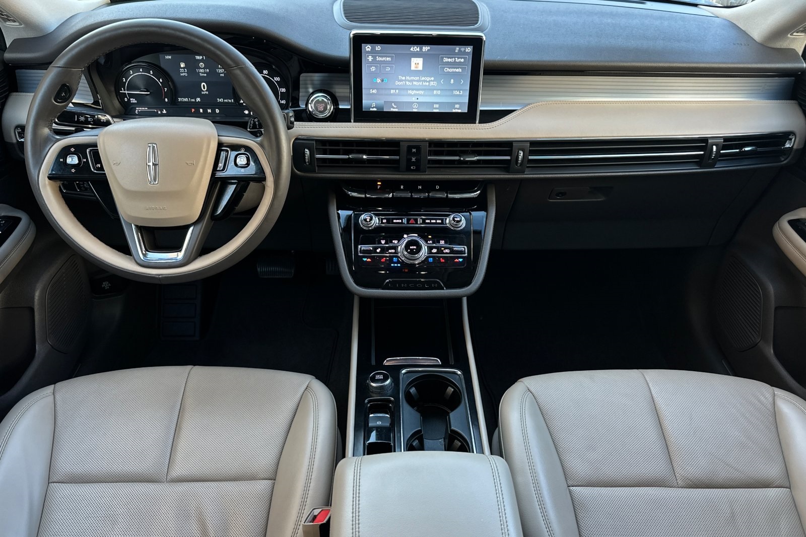 2022 Lincoln Corsair Standard photo 11