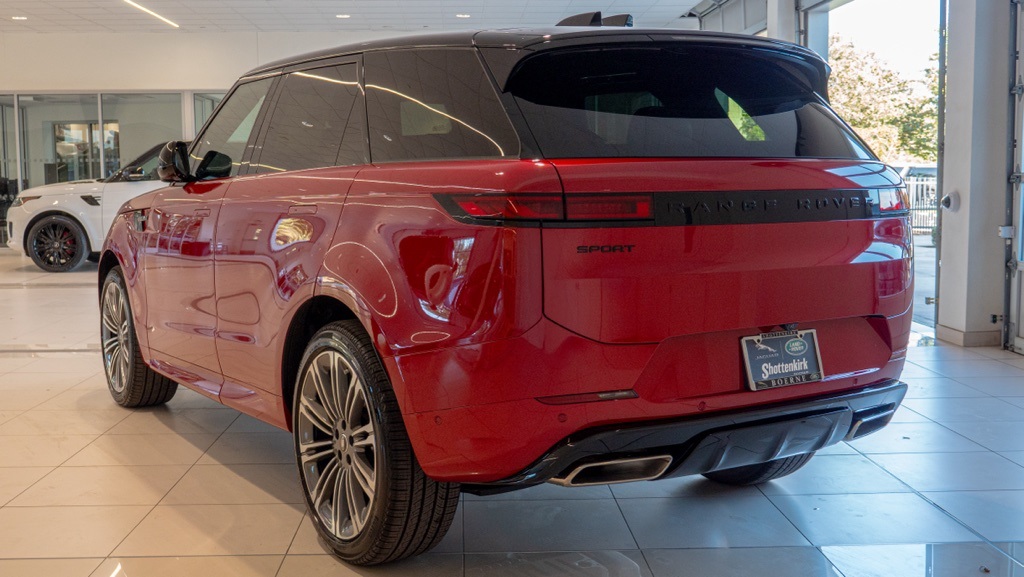 2025 Land Rover Range Rover Sport SE photo 3