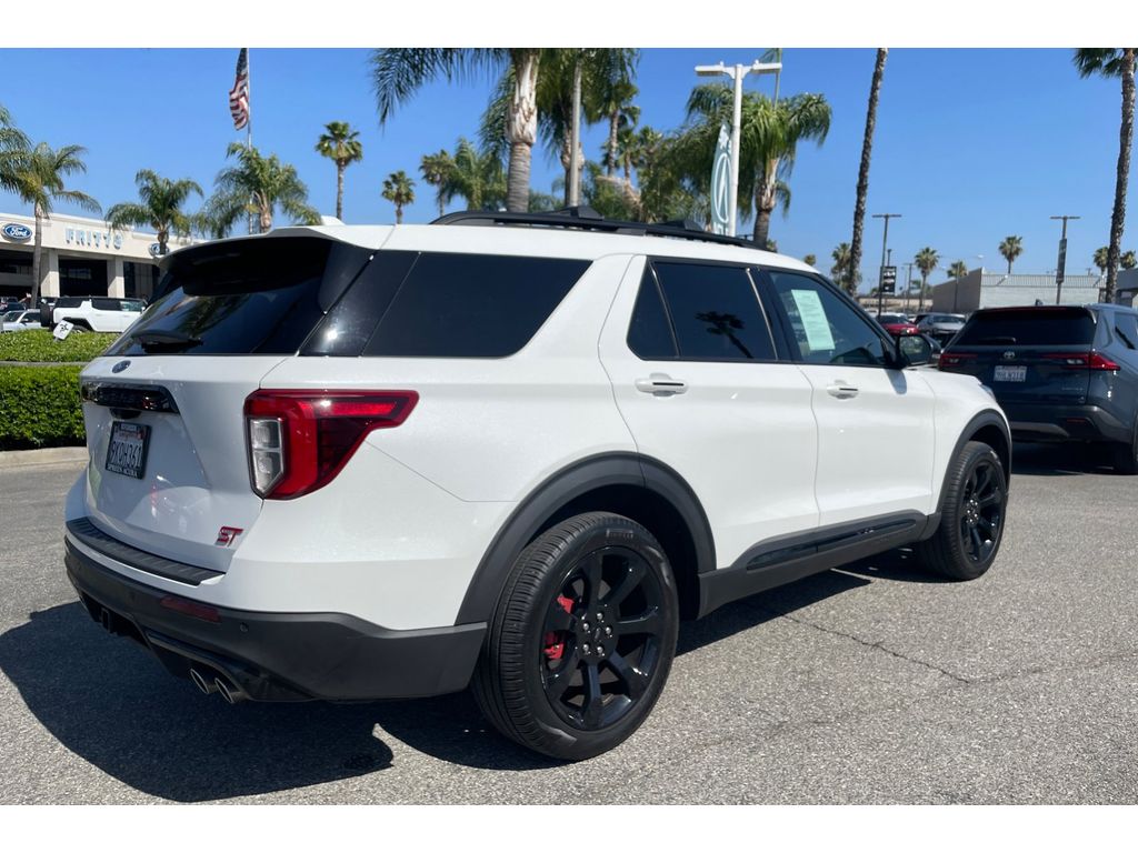 2023 Ford Explorer ST photo 5