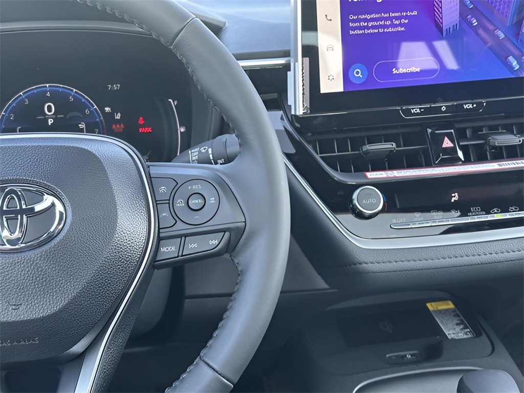 2025 Toyota Corolla SE photo 6