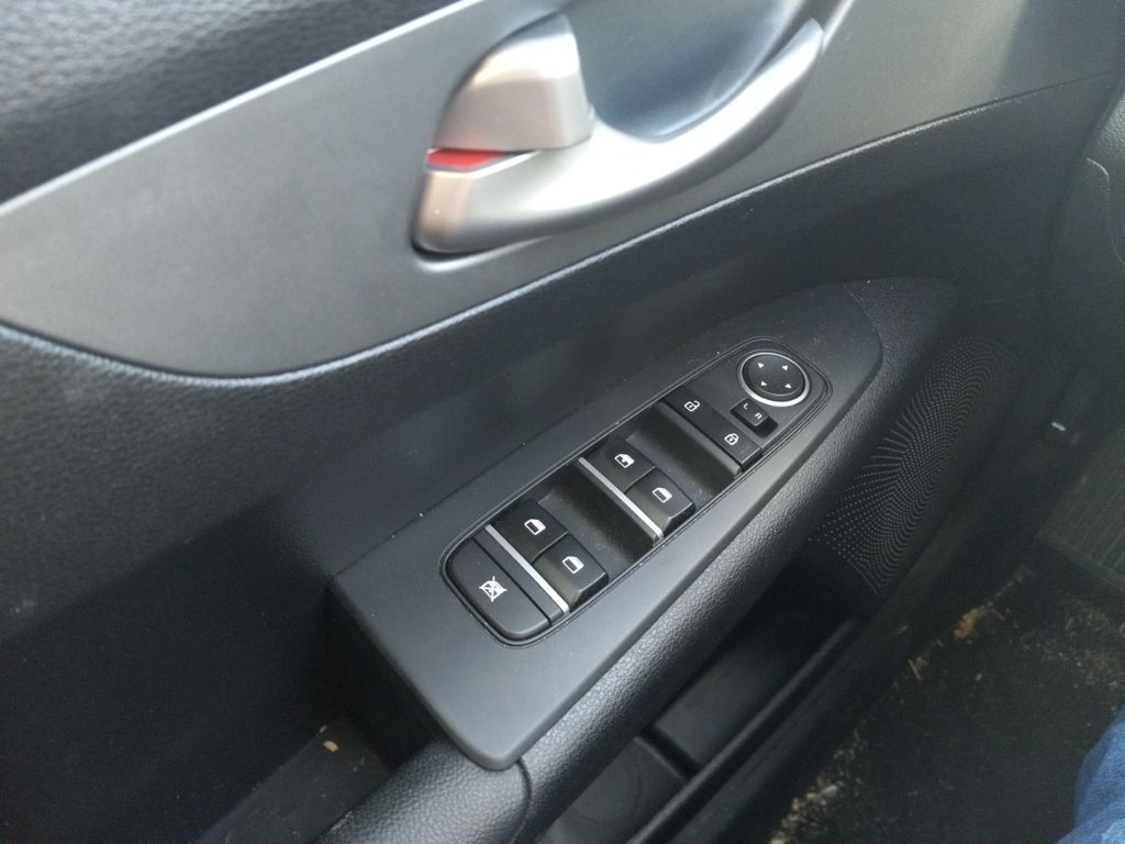 2020 Kia Forte FE photo 9