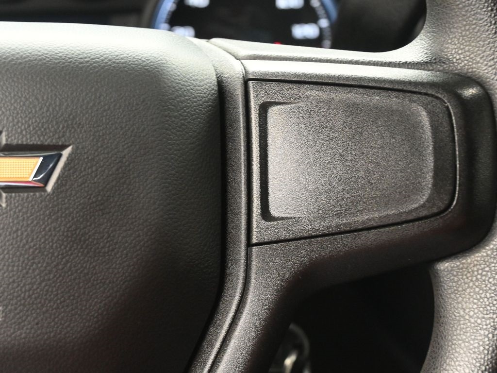 2020 Chevrolet Silverado 1500 Custom photo 3