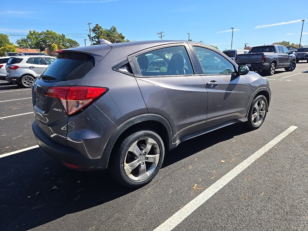 2017 Honda HR-V LX photo 5