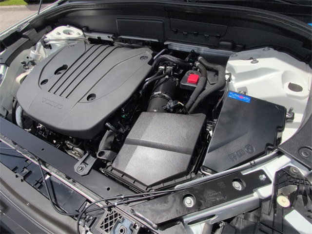 2023 Volvo XC60 B5 Ultimate photo 18