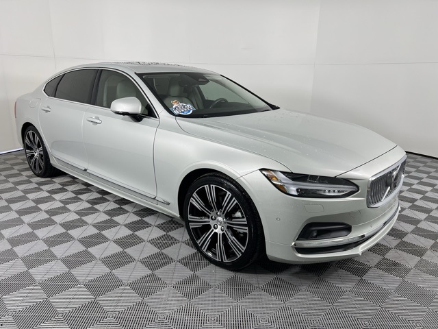 2022 Volvo S90 Inscription's photo