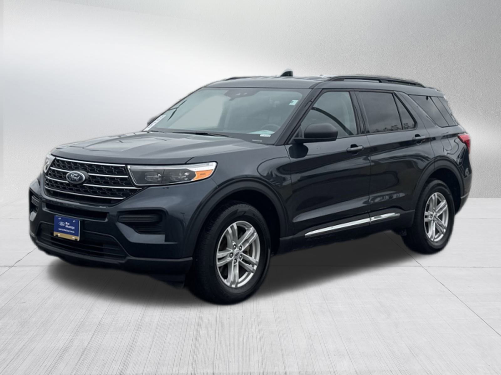 2023 Ford Explorer XLT photo 2
