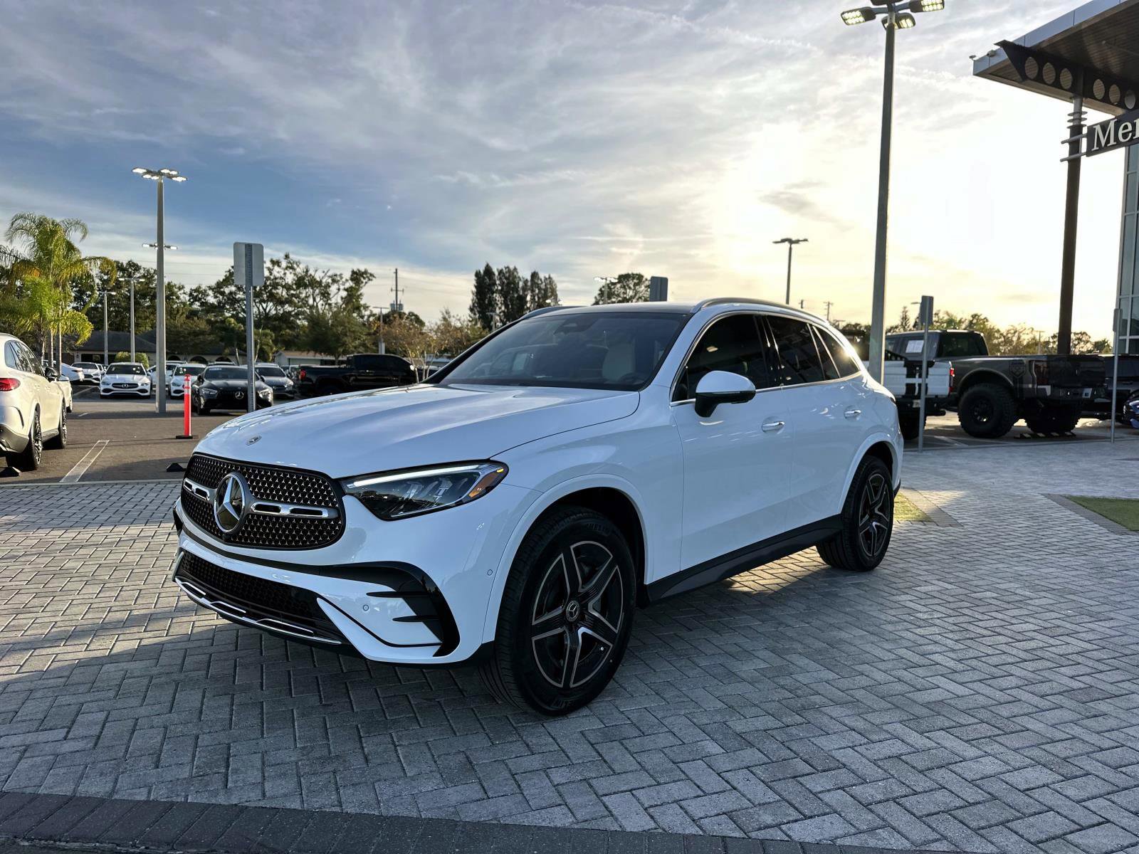 2026 Mercedes Benz GLC 300 photo 2