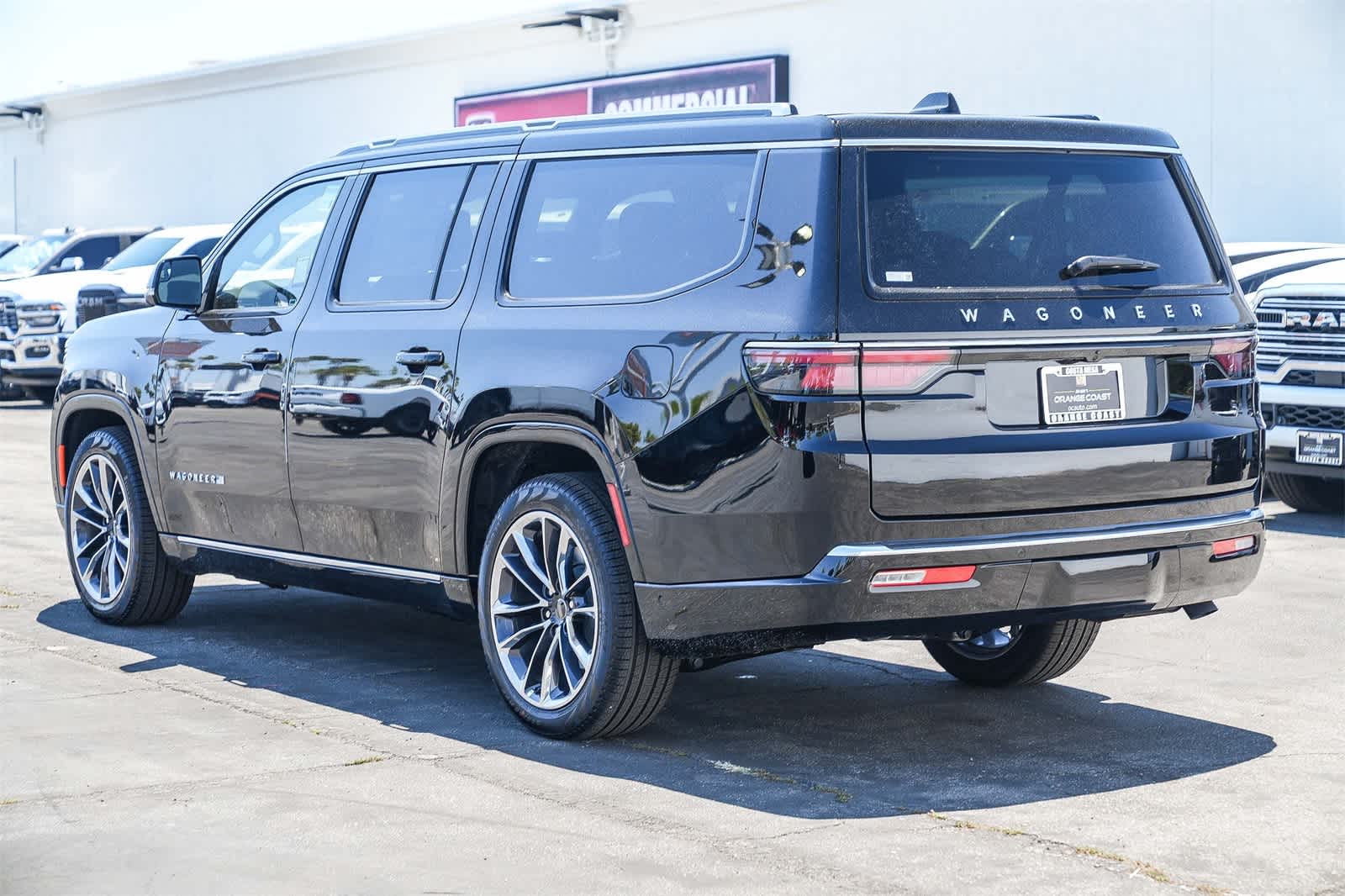 2025 Jeep Wagoneer L Series III photo 6
