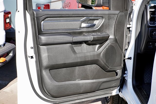 New 2026 Bright White Clear-Coat Exterior Paint RAM Big Horn/Lone Star image 28