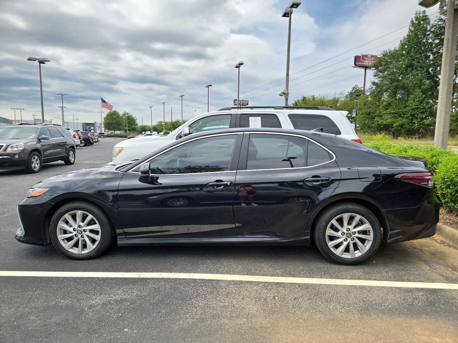 2022 Toyota Camry LE photo 4