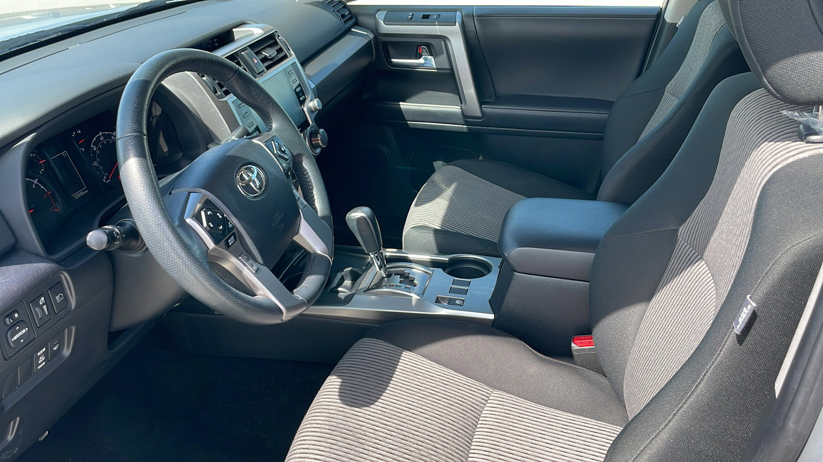 2023 Toyota 4Runner SR5 photo 9