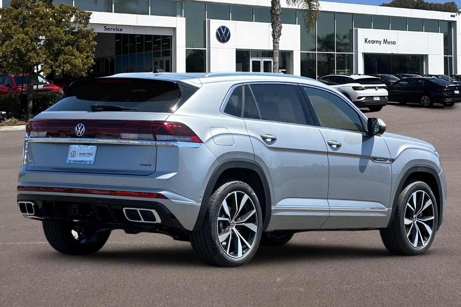 2026 Volkswagen Atlas Cross Sport SEL Premium R-Line photo 4
