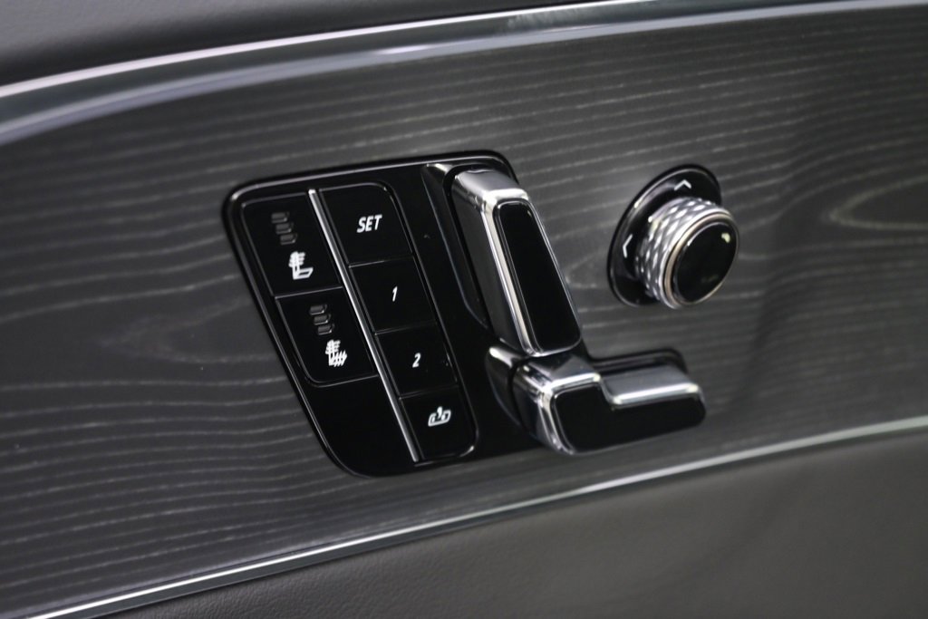 2025 Cadillac Lyriq Sport photo 12