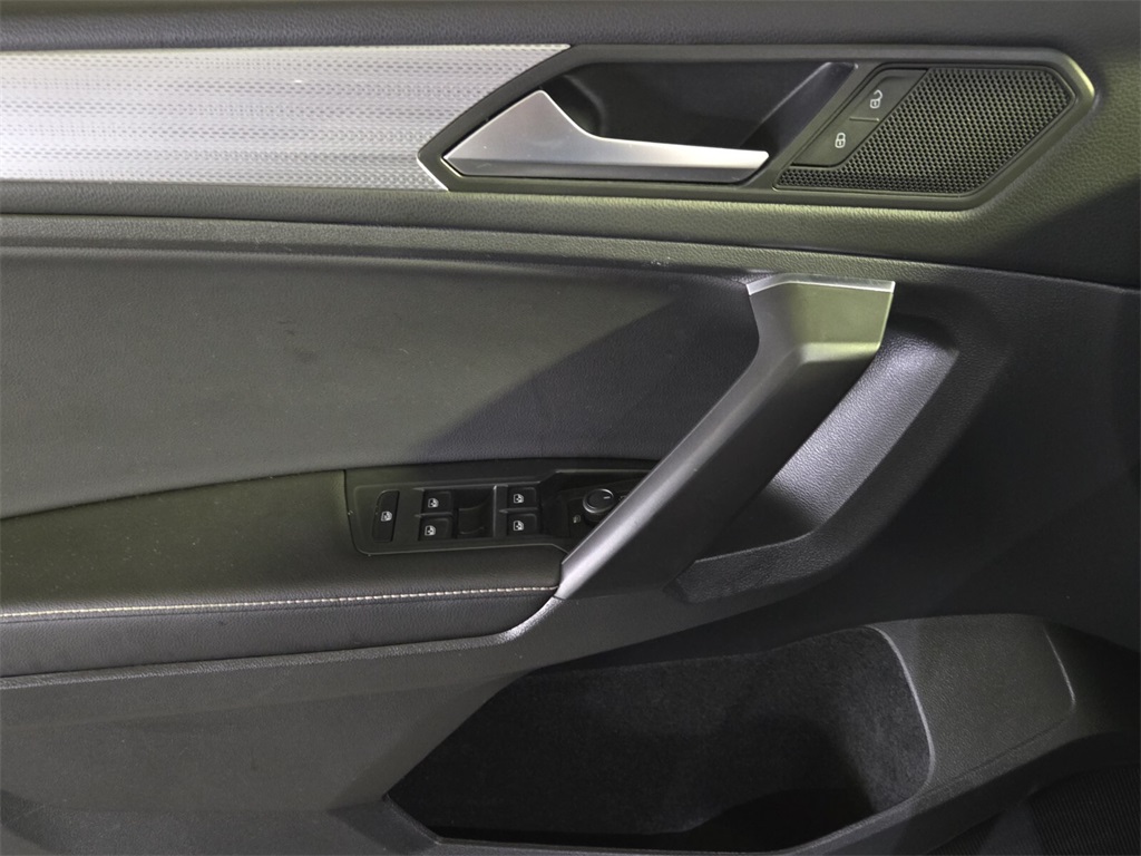 2023 Volkswagen Tiguan S photo 25