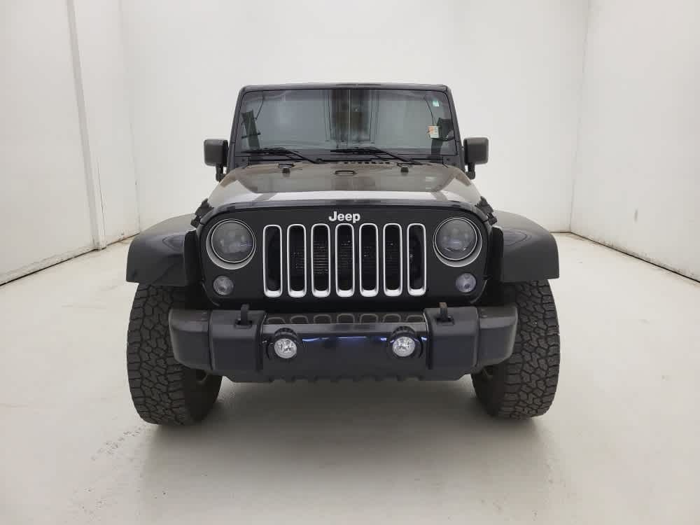 2016 Jeep Wrangler Unlimited Sahara photo 13