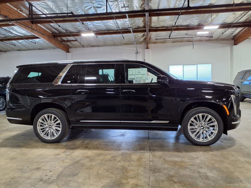 2026 Cadillac Escalade ESV Luxury photo 4