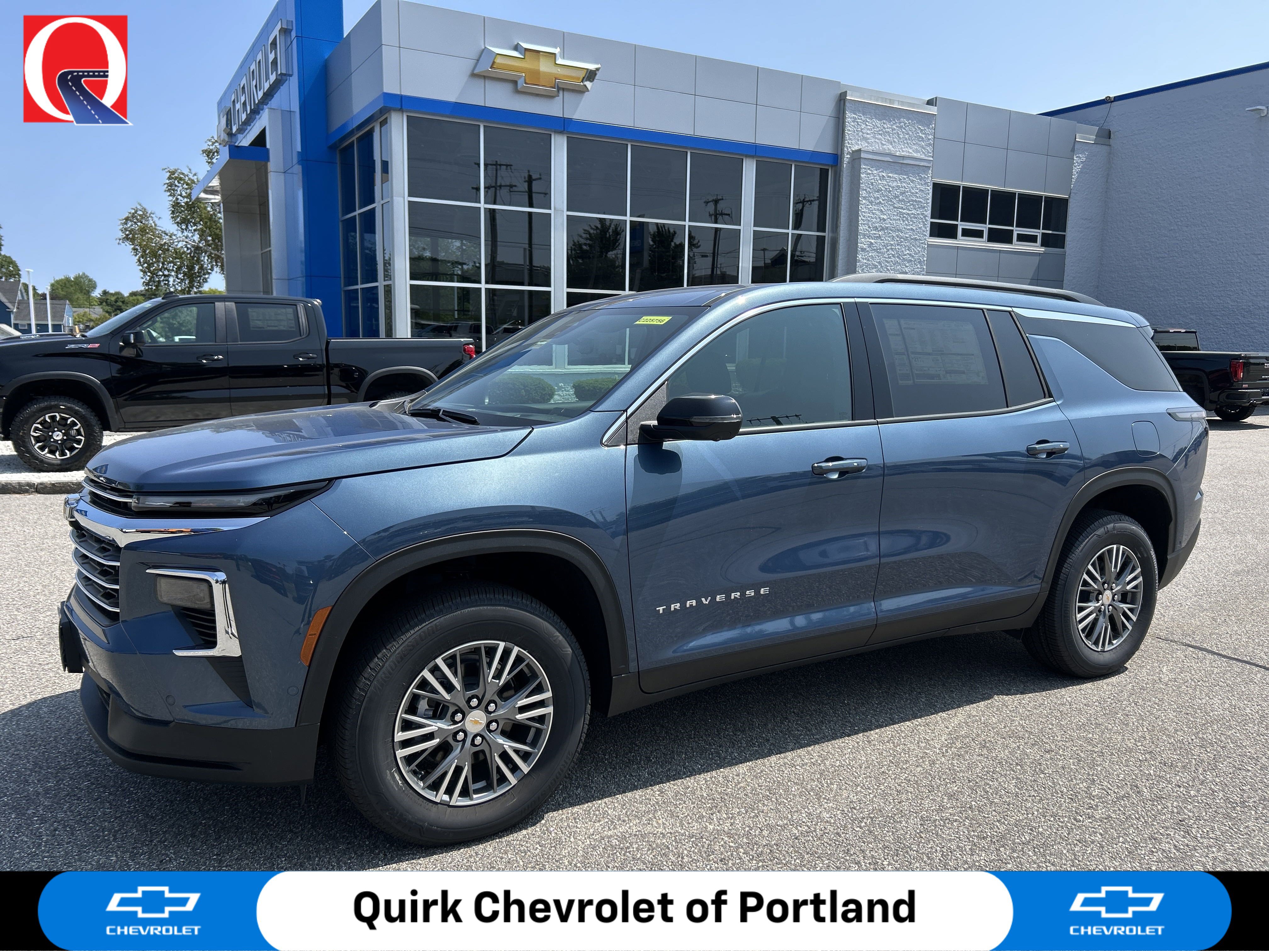 New 2025 Chevrolet Traverse LT