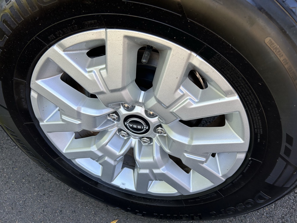 2023 Nissan Frontier SV photo 7