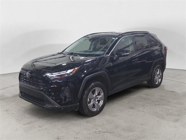 2024 Toyota RAV4 XLE's photo