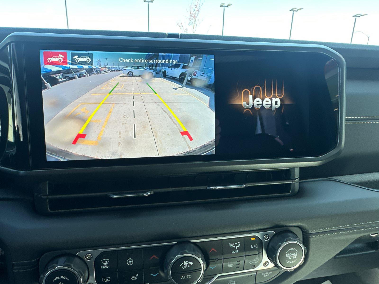 2025 Jeep Wrangler Sahara photo 17